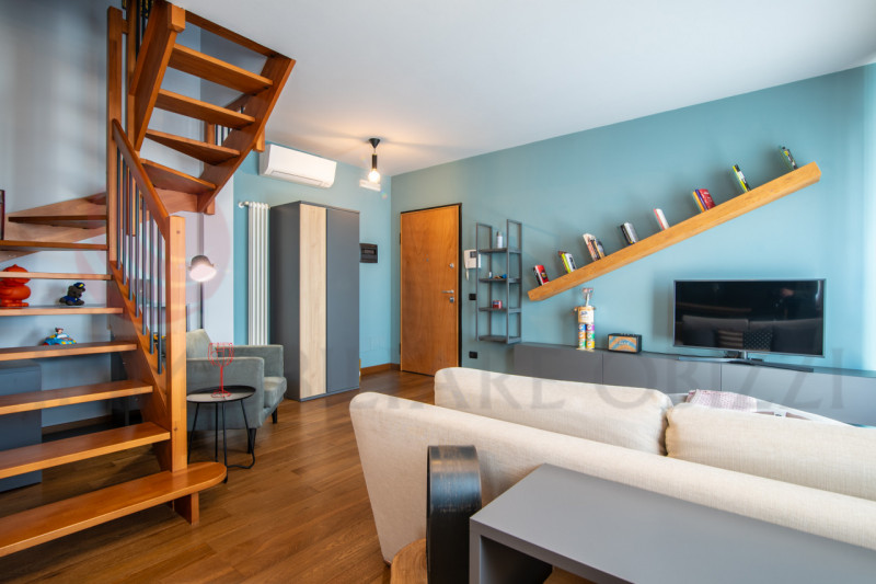 ZONA SAN GIACOMO, proponiamo in vendita appartamento al secondo ed ultimo piano, senza ascensore,...