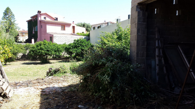 Scopri questa straordinaria opportunità nel cuore di Orosei! Proponiamo in vendita un fabbricato ...