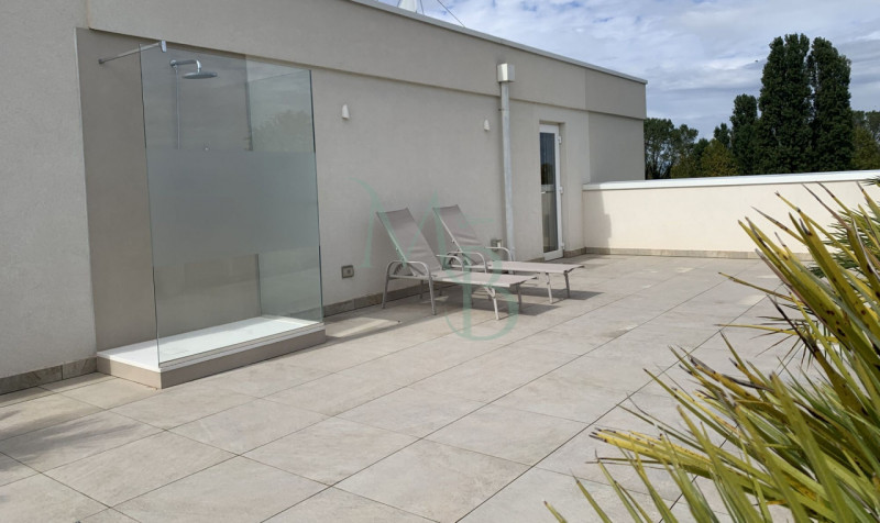 JESOLO - VENEZIA: Immobiliare MB è lieta di presentare, in esclusiva, un meraviglioso attico in v...