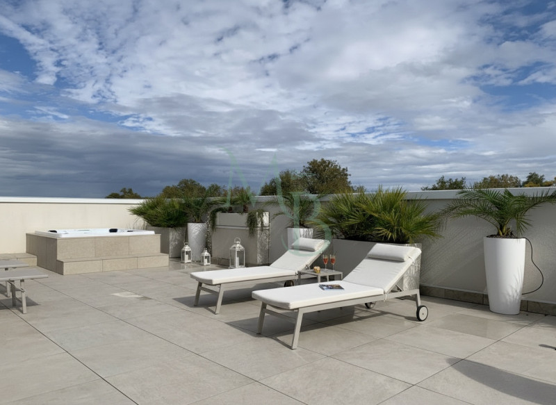 JESOLO - VENEZIA: Immobiliare MB è lieta di presentare, in esclusiva, un meraviglioso attico in v...