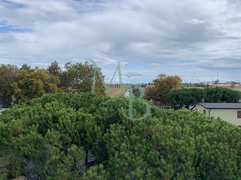 JESOLO - VENEZIA: Immobiliare MB è lieta di presentare, in esclusiva, un meraviglioso attico in v...