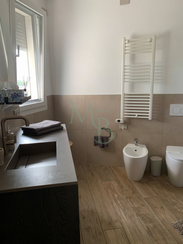 JESOLO - VENEZIA: Immobiliare MB è lieta di presentare, in esclusiva, un meraviglioso attico in v...