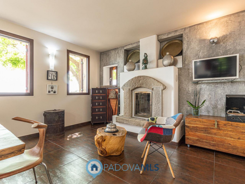 Immobile in esclusiva al Gruppo Padova MLS

Arquà Petrarca 

Immerso nel verde e affacciato su un...