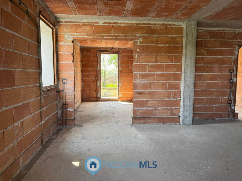 Immobile in esclusiva al Gruppo Padova MLS
Taggi: Porzione di bifamiliare al grezzo in provincia ...