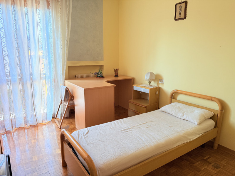 In zona tranquilla ma comodissima a tutti i servizi, proponiamo spazioso appartamento al terzo ed...