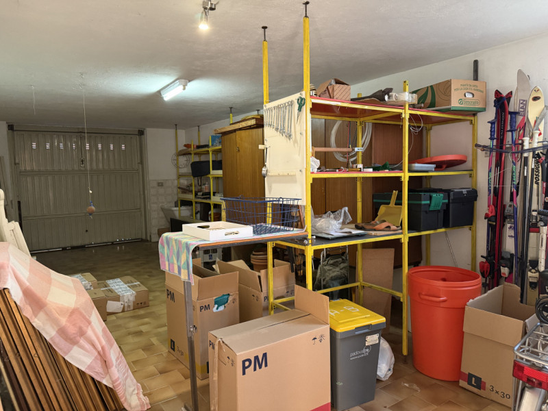 In zona tranquilla ma comodissima a tutti i servizi, proponiamo spazioso appartamento al terzo ed...