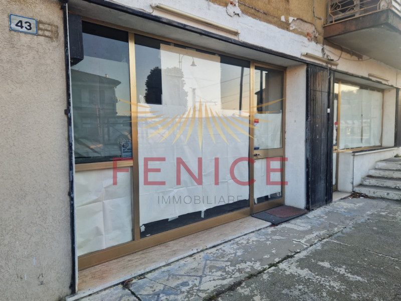 Fenice Immobiliare è felice di presentarvi questo locale situato nella zona di Signoressa, frazio...