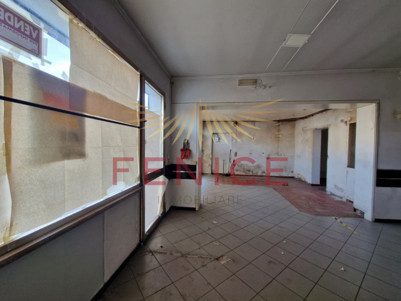 Fenice Immobiliare è felice di presentarvi questo locale situato nella zona di Signoressa, frazio...