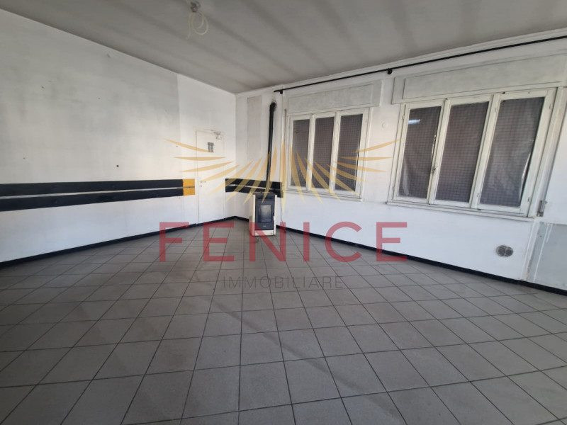 Fenice Immobiliare è felice di presentarvi questo locale situato nella zona di Signoressa, frazio...