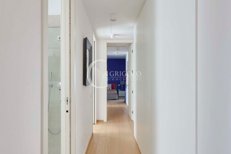 In una delle strutture più ricercate e apprezzate della zona, MERAVIGLIOSO APPARTAMENTO, posto al...