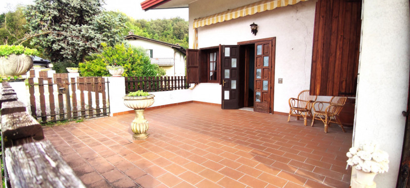 Incastonata nel cuore delle splendide colline di Castelgomberto, proponiamo in vendita una magnif...