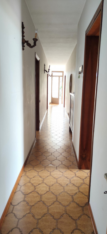 Incastonata nel cuore delle splendide colline di Castelgomberto, proponiamo in vendita una magnif...