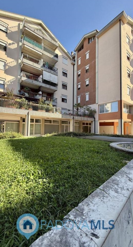 Immobile in esclusiva al Gruppo Padova MLS
QUARTIERE SAN CARLO  in via Duprè - residence "La Piet...