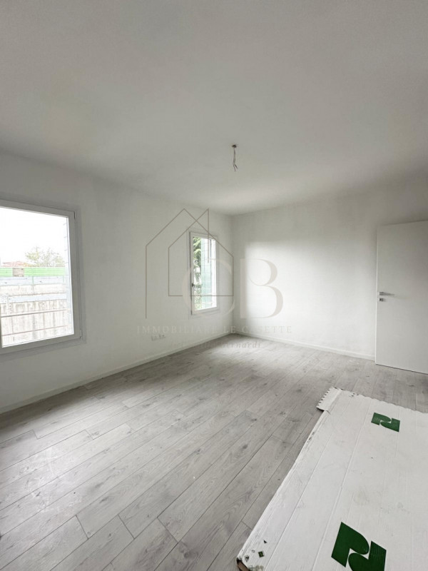 Proponiamo in vendita appartamento al secondo ed ultimo piano in un contesto di sole 3 unità abit...