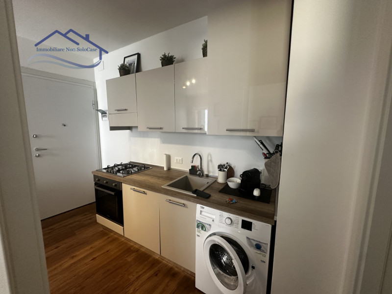 Nel cuore del Centro Storico di Padova, proponiamo in vendita un accogliente e ben rifinito biloc...