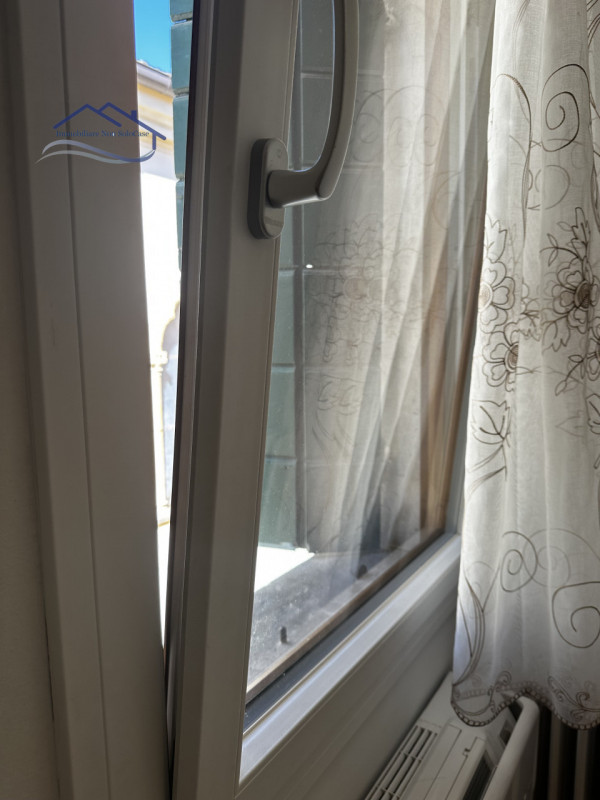 Nel cuore del Centro Storico di Padova, proponiamo in vendita un accogliente e ben rifinito biloc...