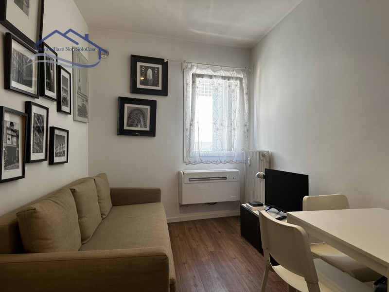 Nel cuore del Centro Storico di Padova, proponiamo in vendita un accogliente e ben rifinito biloc...