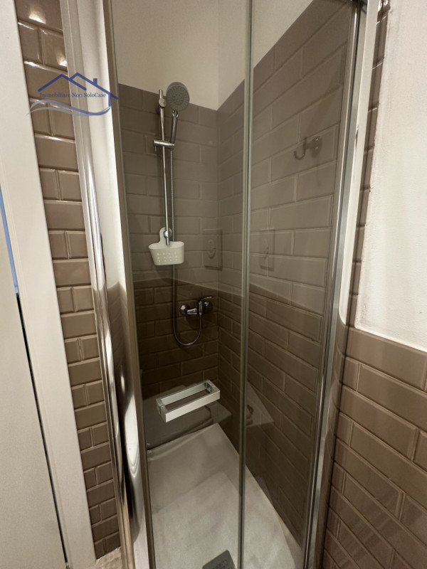 Nel cuore del Centro Storico di Padova, proponiamo in vendita un accogliente e ben rifinito biloc...