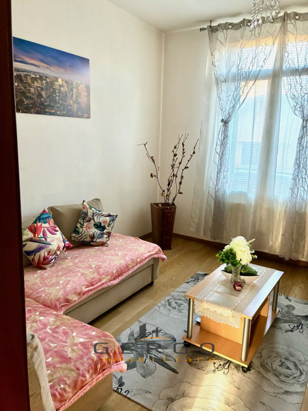 (Per INFO Monica 3482688677) Scopri questo affascinante appartamento quadrilocale situato nel cuo...