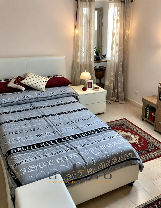 (Per INFO Monica 3482688677) Scopri questo affascinante appartamento quadrilocale situato nel cuo...