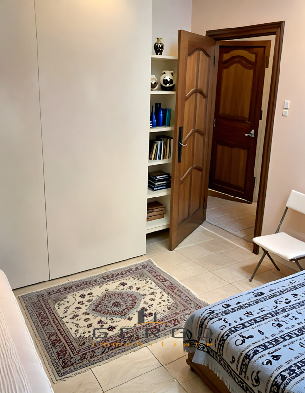 (Per INFO Monica 3482688677) Scopri questo affascinante appartamento quadrilocale situato nel cuo...