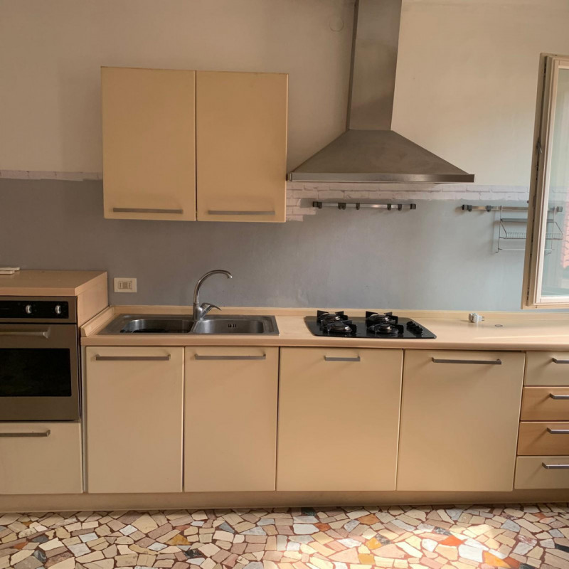 Benvenuti in questo appartamento quadrilocale situato nel cuore del Centro Storico di Vicenza. Qu...