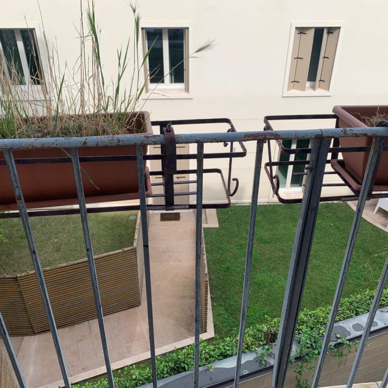 Benvenuti in questo appartamento quadrilocale situato nel cuore del Centro Storico di Vicenza. Qu...