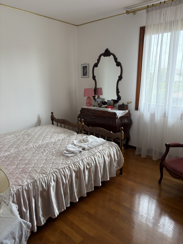 VENEZIA – STRÀ CENTRO

Elegante Abitazione Terra/Cielo in Quartiere Residenziale Esclusivo

In un...
