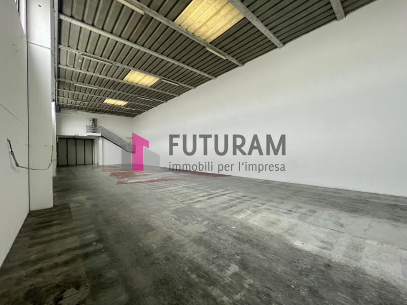 RIF:  080NM -  ALBIGNASEGO (PD) -  PER INFO 3403358378 - 0444/310220

Propongo in vendita un capa...