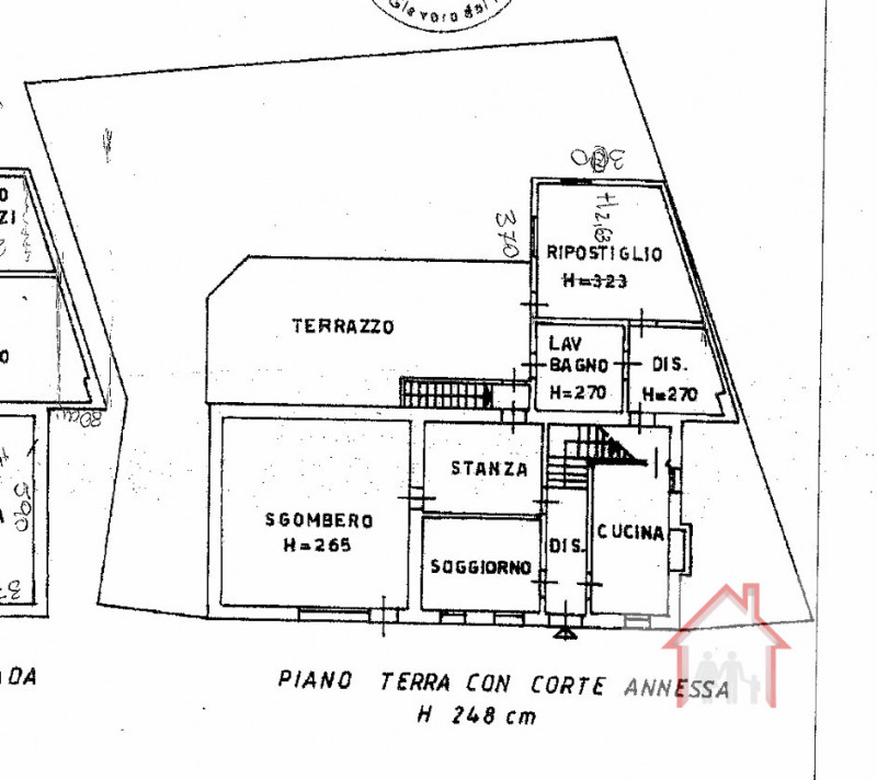 CASALE SUL MONTELLO CON 23.000 MQ DI TERRENO

Casale singolo da ristrutturare in vendita nel Comu...