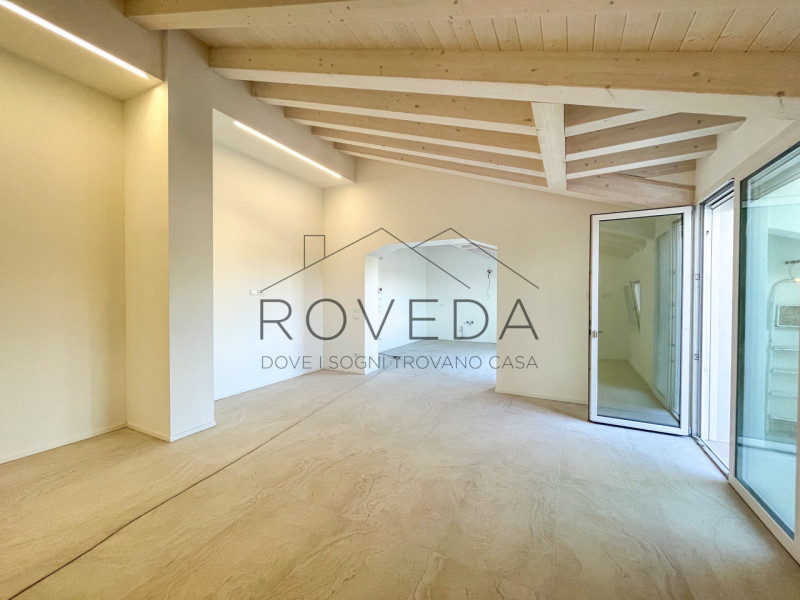 DOSSON DI CASIER - CASIER

RIFERIMENTO: CR8

L'agenzia Roveda Immobiliare ha il piacere di presen...