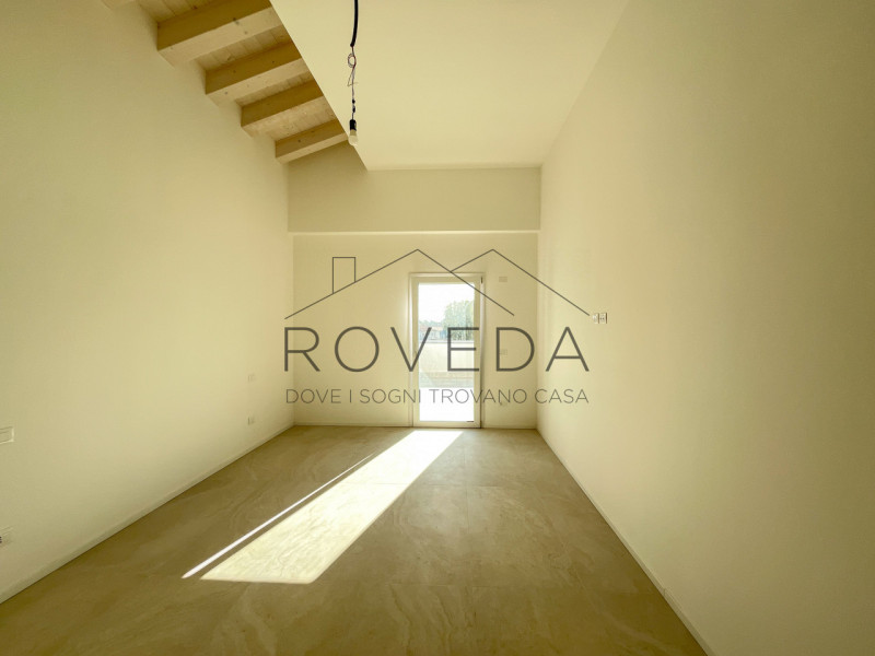 DOSSON DI CASIER - CASIER

RIFERIMENTO: CR8

L'agenzia Roveda Immobiliare ha il piacere di presen...