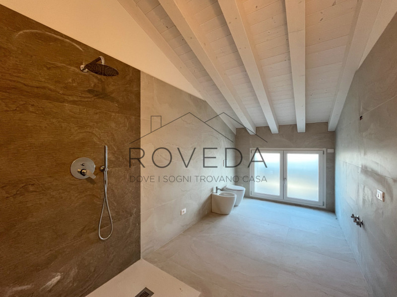 DOSSON DI CASIER - CASIER

RIFERIMENTO: CR8

L'agenzia Roveda Immobiliare ha il piacere di presen...