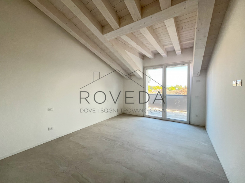 DOSSON DI CASIER - CASIER

RIFERIMENTO: CR8

L'agenzia Roveda Immobiliare ha il piacere di presen...