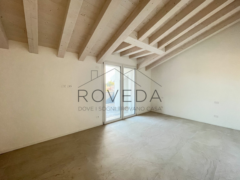 DOSSON DI CASIER - CASIER

RIFERIMENTO: CR8

L'agenzia Roveda Immobiliare ha il piacere di presen...