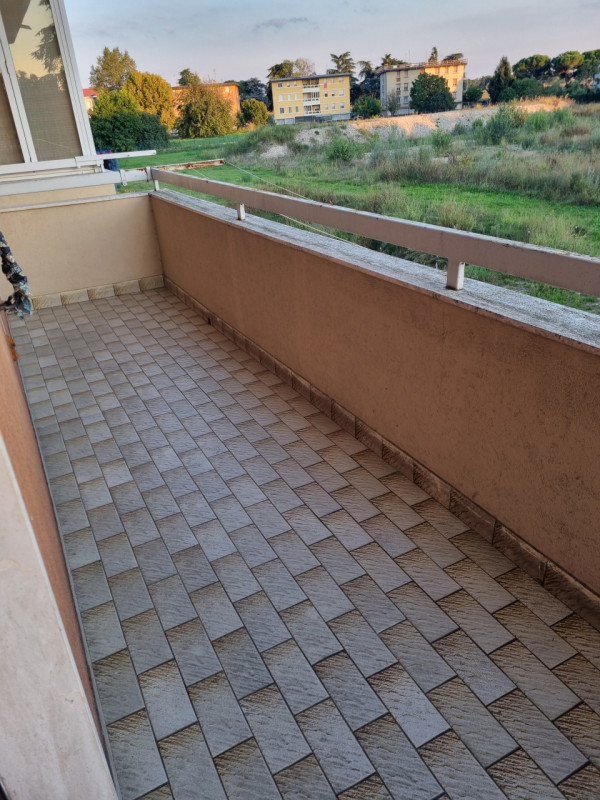 In vendita appartamento situato al secondo piano all'interno di un contesto condominiale composto...