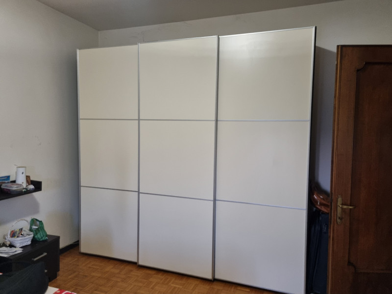 In vendita appartamento situato al secondo piano all'interno di un contesto condominiale composto...