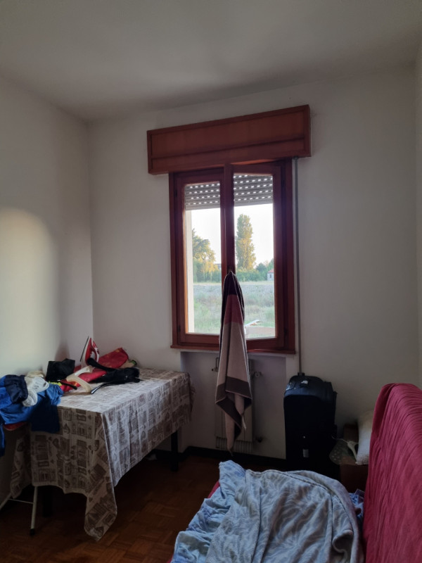 In vendita appartamento situato al secondo piano all'interno di un contesto condominiale composto...