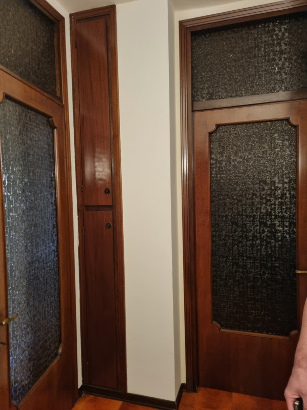 In vendita appartamento situato al secondo piano all'interno di un contesto condominiale composto...