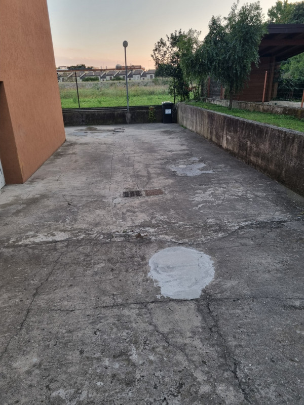 In vendita appartamento situato al secondo piano all'interno di un contesto condominiale composto...