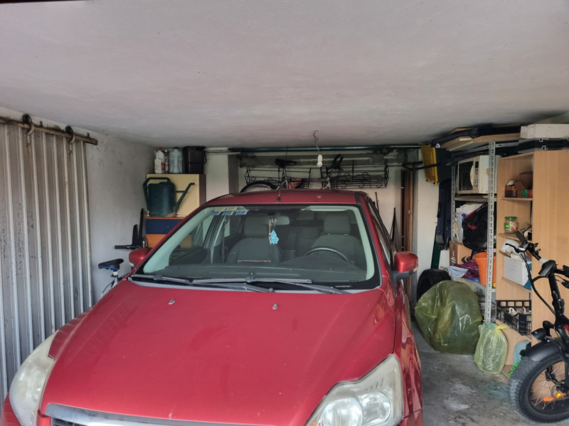 In vendita appartamento situato al secondo piano all'interno di un contesto condominiale composto...