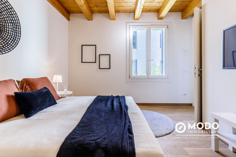 VIVI LA TUA INDIPENDENZA NEL CUORE DI VICENZA
ELEGANZA CONTEMPORANEA, COMFORT TOTALE, VITA URBANA...