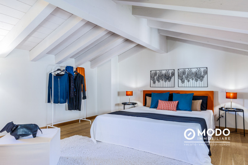 VIVI LA TUA INDIPENDENZA NEL CUORE DI VICENZA
ELEGANZA CONTEMPORANEA, COMFORT TOTALE, VITA URBANA...