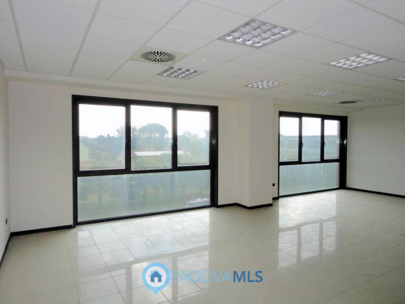 Immobile in esclusiva al Gruppo Padova MLS

Situato nella tranquilla e ricercata zona di Capricci...