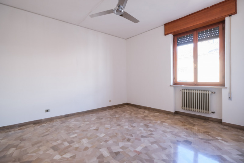 A pochi minuti a piedi dal centro storico, in un contesto condominiale ordinato e ben abitato, pr...