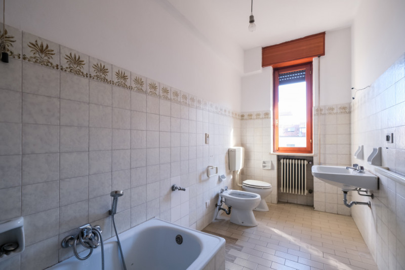 A pochi minuti a piedi dal centro storico, in un contesto condominiale ordinato e ben abitato, pr...