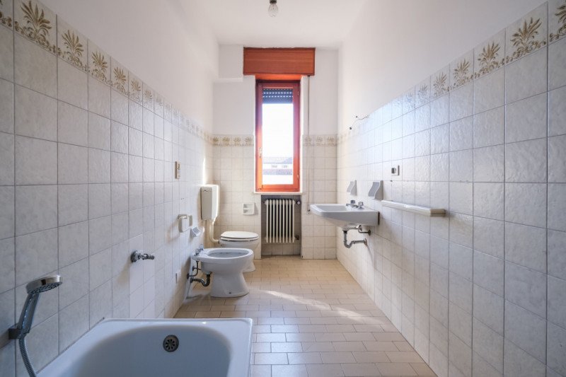 A pochi minuti a piedi dal centro storico, in un contesto condominiale ordinato e ben abitato, pr...