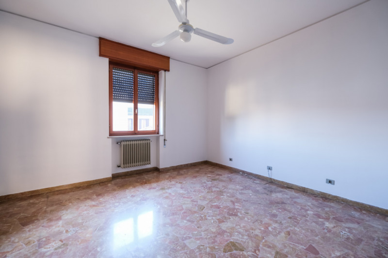 A pochi minuti a piedi dal centro storico, in un contesto condominiale ordinato e ben abitato, pr...