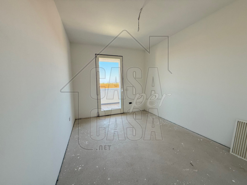 Rif. A02 - in centro ad Abano Terme proponiamo super attico con vista colli. l'appartamento circo...