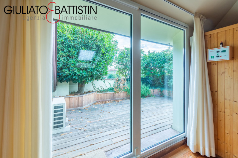 VICENZA: Vicinanze chiesa di S.Bertilla proponiamo elegante e raffinata villa contemporanea. Con ...